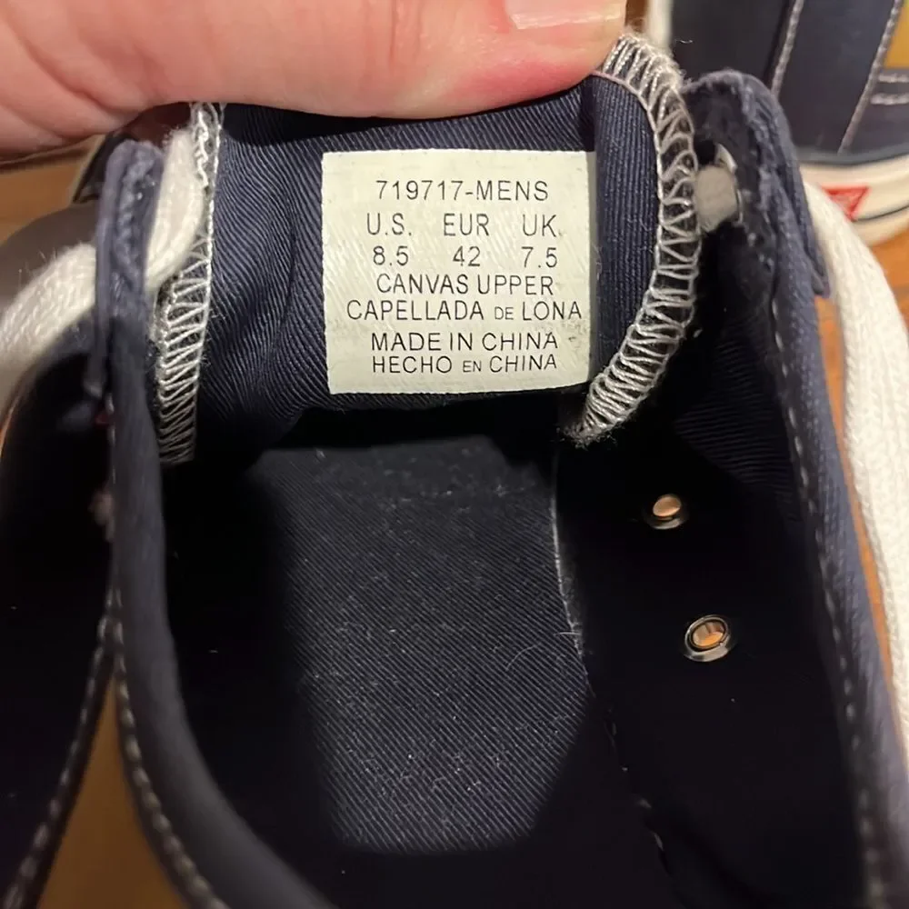 Levi’s Men’s Navy Canvas Shoes Size 8.5.